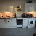 Lovely Flat By Chelsea Harbour