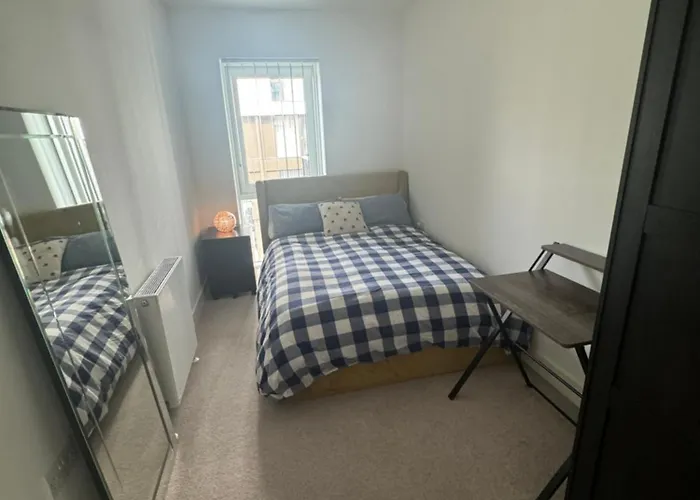 Lovely Flat By Chelsea Harbour