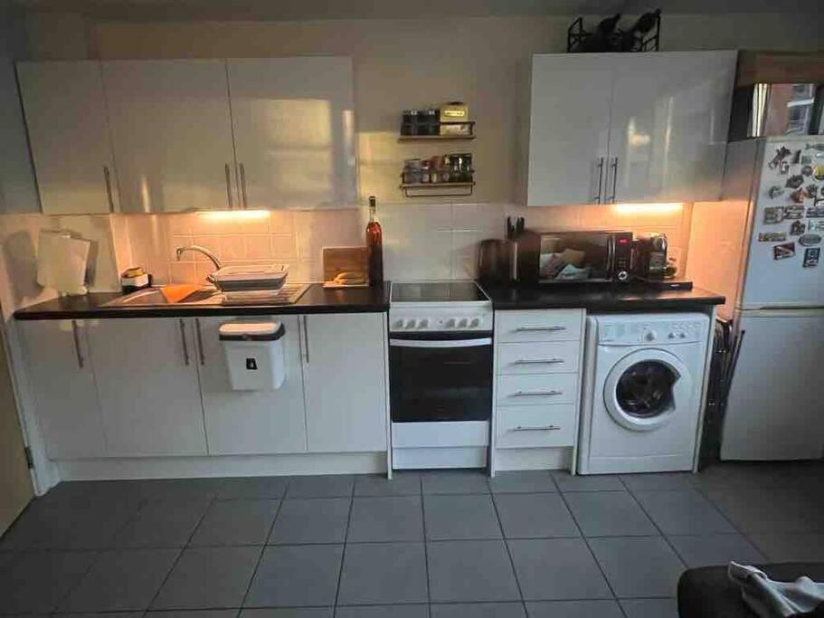 Lovely Flat By Chelsea Harbour Appartamento